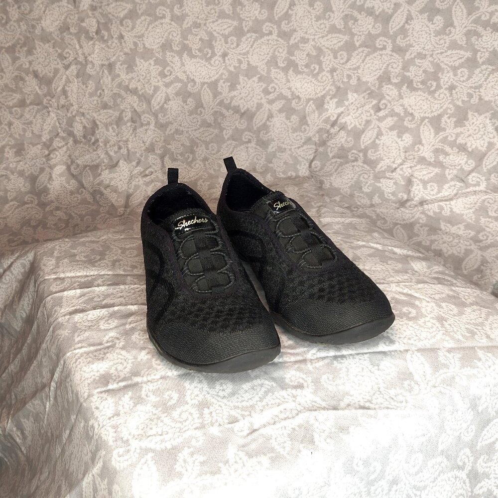 Sketchers black on black memory foam slip on sneakers - Size 7 - good shape